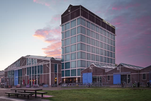 DoubleTree by Hilton Hotel Exterior