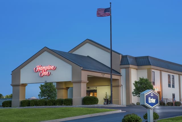 Hampton Inn Bardstown KY Exterior