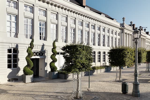 Hotel exterior with entrance