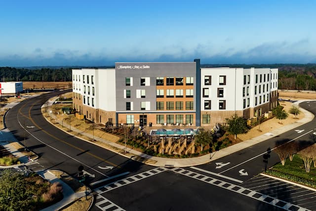 Hotel Exterior view from driveway