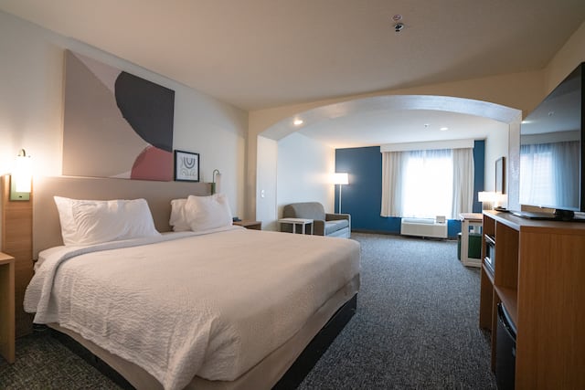 Guestroom king with sofabed