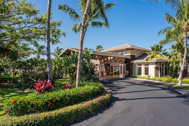 Hotel Entry and Exterior