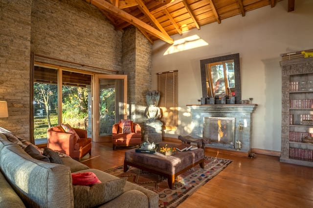 Guestroom lounge area with sofa