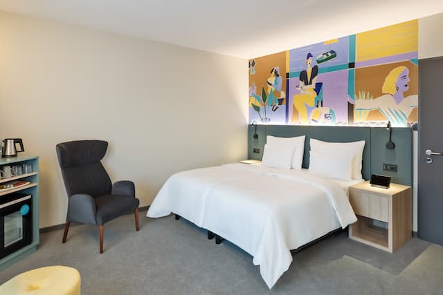 Guestroom with Comfortable Bed